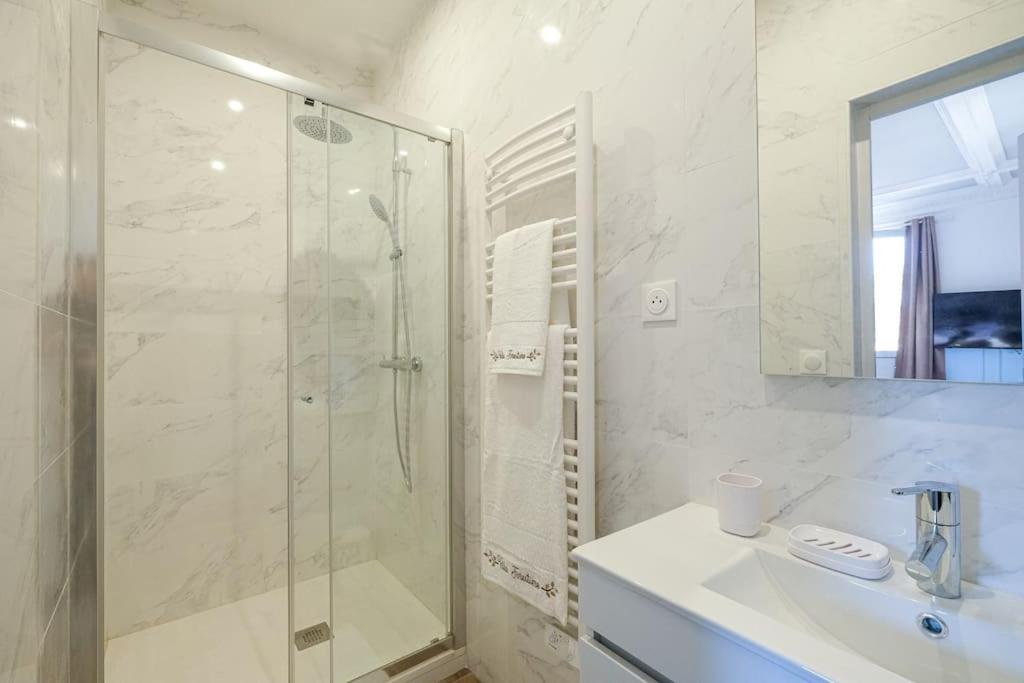 Villa Forestiere Studio Le Chene Quincy-Voisins Exterior foto